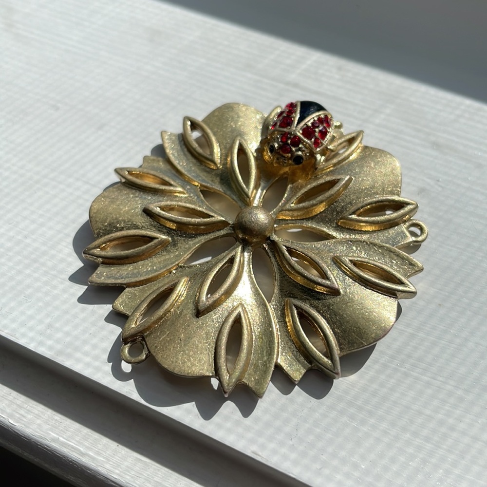 Ladybug flower charm 🐞💛